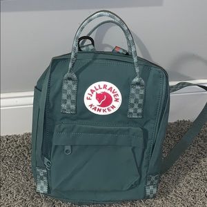 kanken mini frost green chess pattern